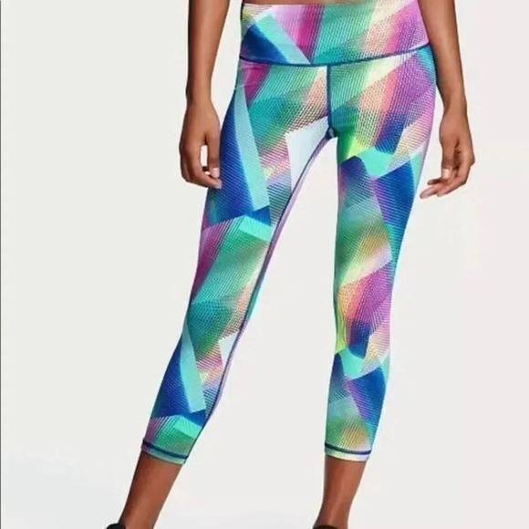 Victoria Secret Knockout Capri Leggings - Picture 1 of 6